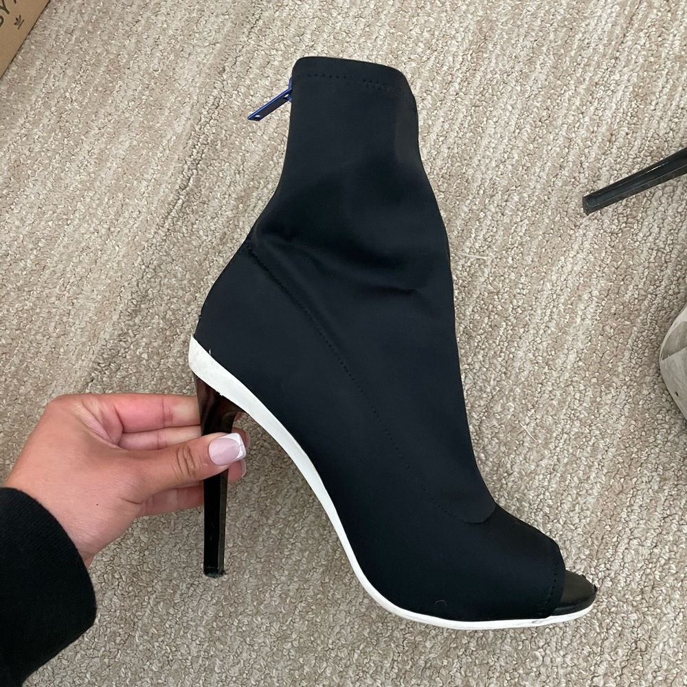 Booties - Picture 4 of 4